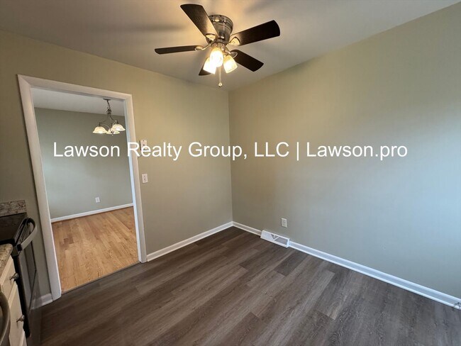 Building Photo - Beautiful Salem split level near the VA hospital