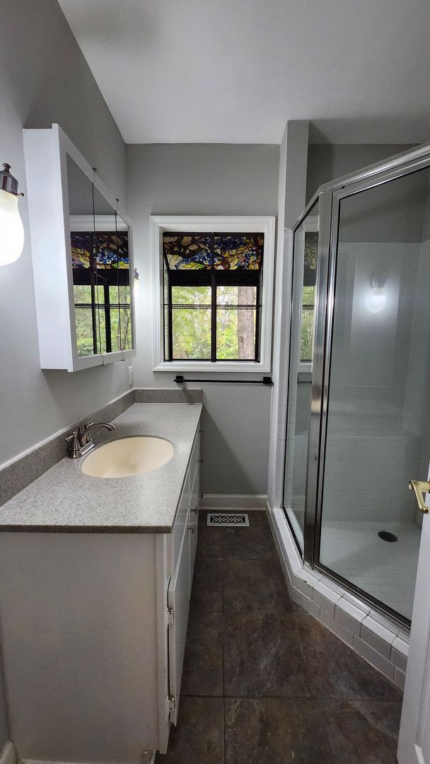 Building Photo - Charming 3-Bed, 2-Bath Ranch in Prime Atlanta Location