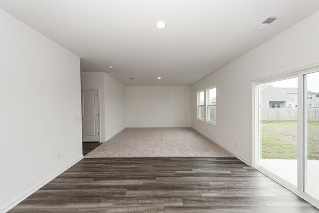 Building Photo - 543 Polaris Wy