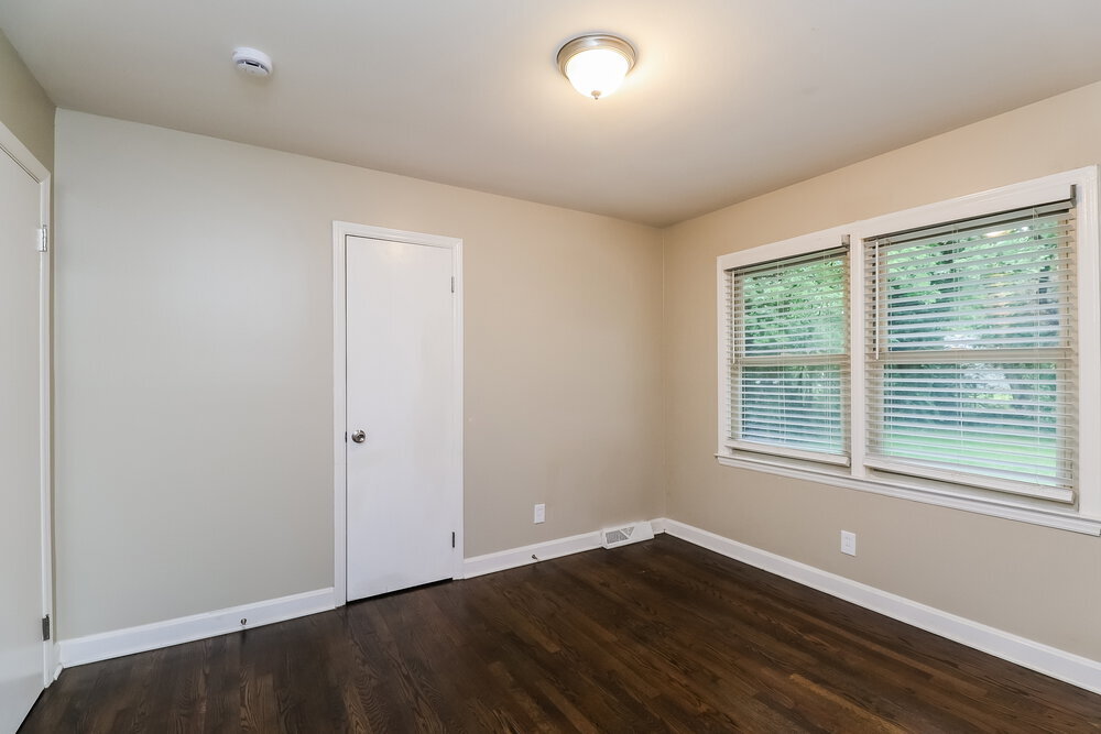 Building Photo - 3924 Broadview Dr