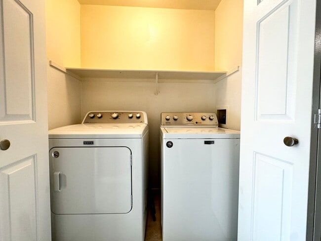 Building Photo - AVAILABLE NOW!! 1 Bed / 1 Bath Condo in Palm Lake in Palm Desert!