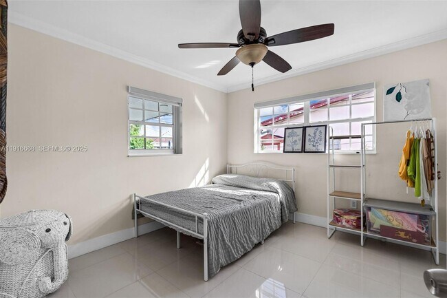 Building Photo - 1815 SW 85th Ct