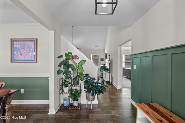 Building Photo - 410 Silverstone Pl