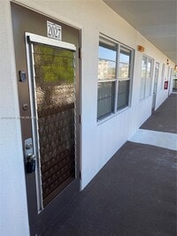 Building Photo - 2027 Hythe B