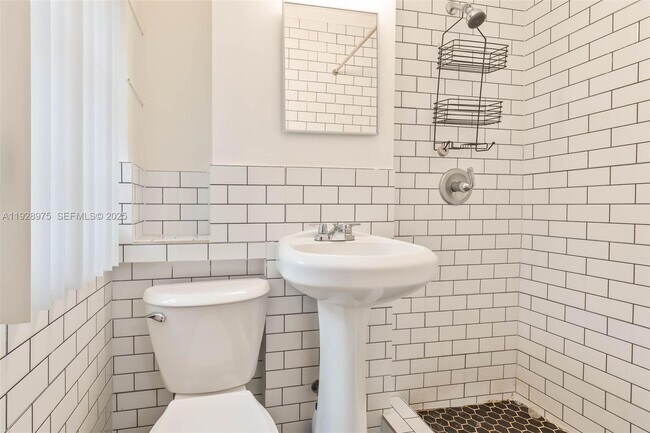 Building Photo - 259 NE 56th St