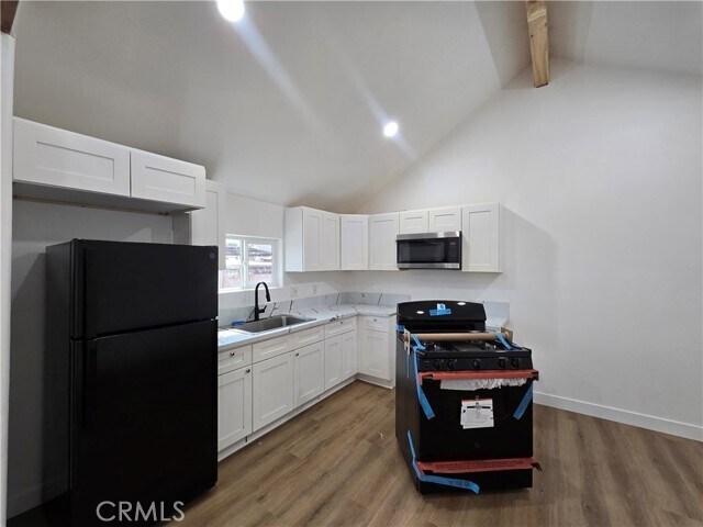 Building Photo - 4728 Hillside Ave