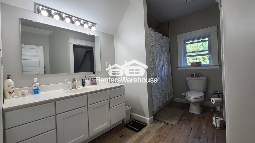 Building Photo - 142 N Arch Ave