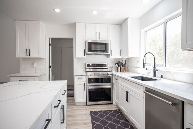 Building Photo - Sun CIty Summerlin 55+, Highly Upgraded, S...