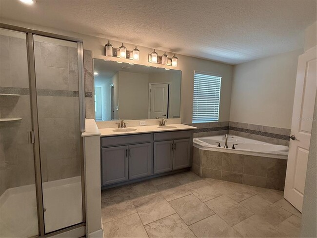 Building Photo - 9129 Pinch Shot Dr