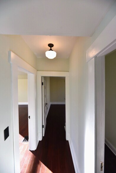 Building Photo - 240 E Duncan St