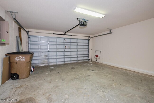 Building Photo - 1707 SW 4th Pl