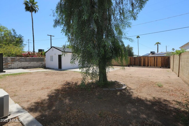 Building Photo - 3822 N 11th Ave