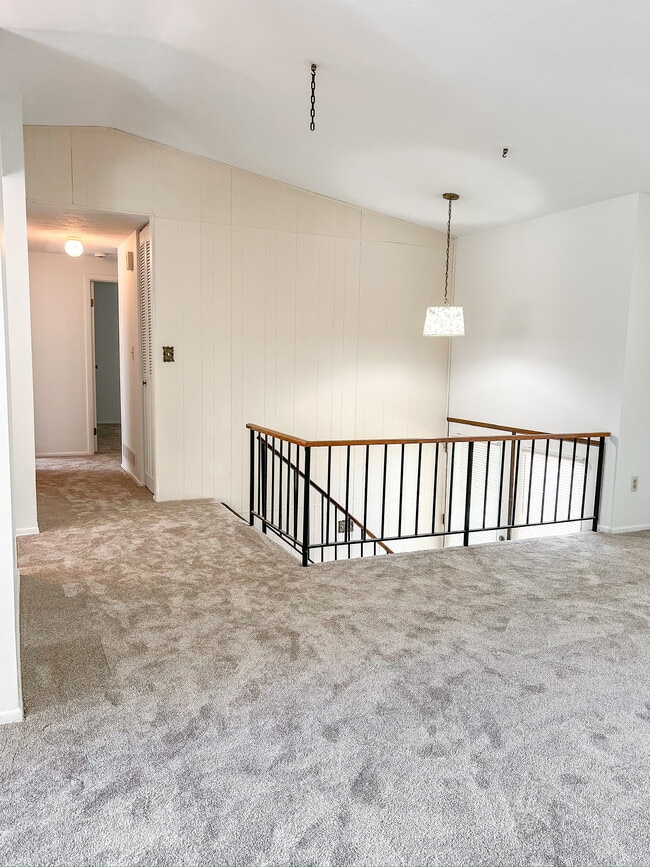 Building Photo - 136 Old Gate Rd