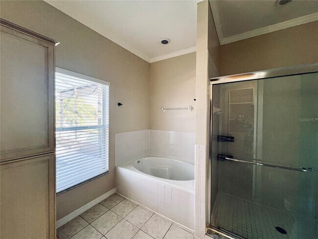 Building Photo - 124 Queens Ct