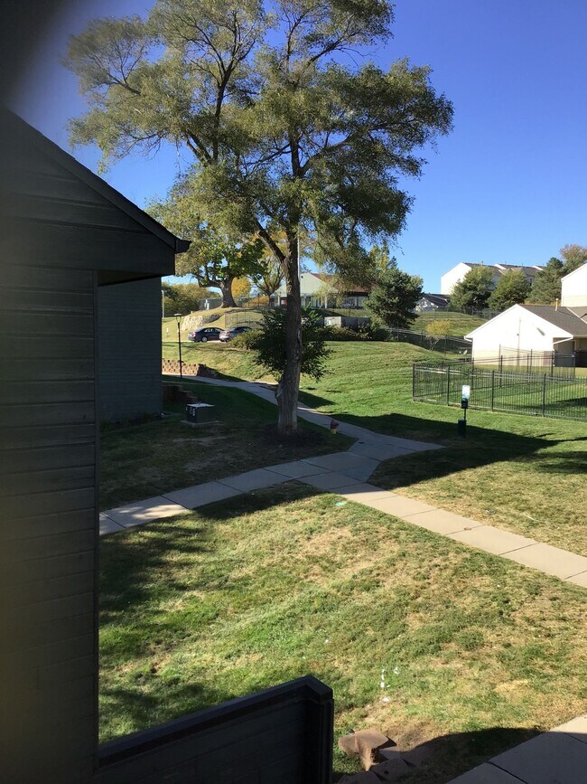 Building Photo - Spacious Apartment for Rent