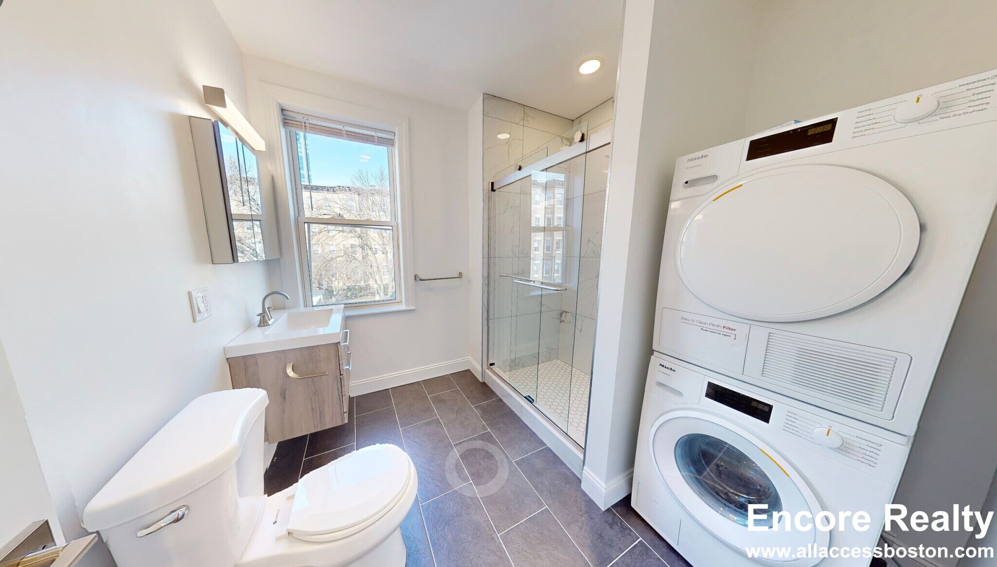 Building Photo - 106 Queensberry St