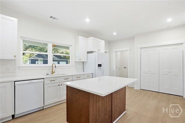 Building Photo - 309 Honey Ridge Rd