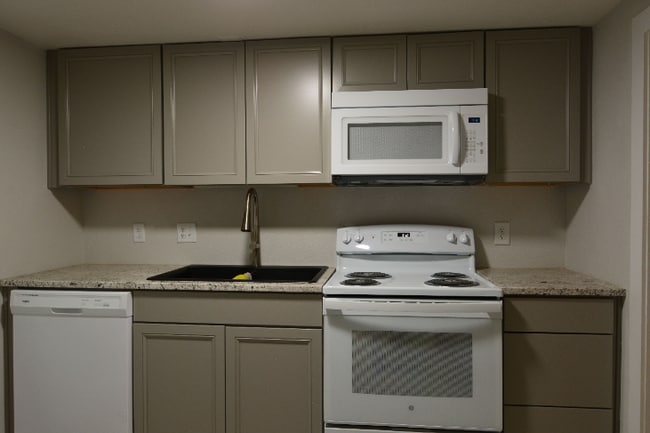 Building Photo - "Charming 3-Bed Oasis with Gleaming Hardwood Floors in Cheyenne - 1200 Sq Ft of Comfort!"