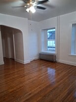 Building Photo - 825 Pond St