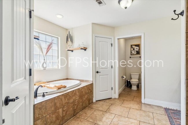 Building Photo - 8170 Tavira St