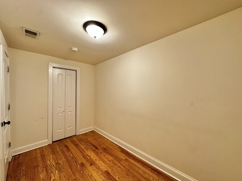 Building Photo - 4139 N Ashland Ave