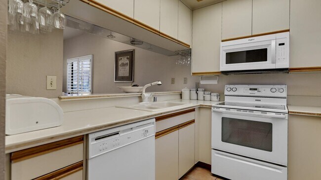 Building Photo - 28346 Desert Princess Dr