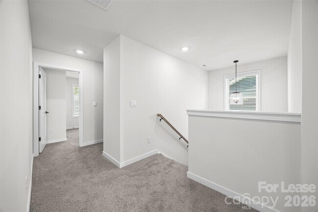 Building Photo - 541 Mahogany Rd