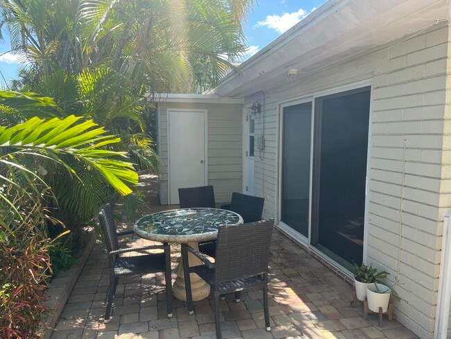 Building Photo - 4316 Sea Grape Dr