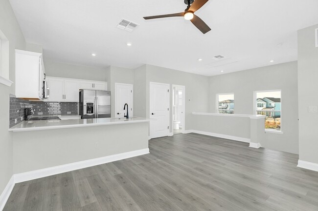 Building Photo - 6498 Barnstorm Wy