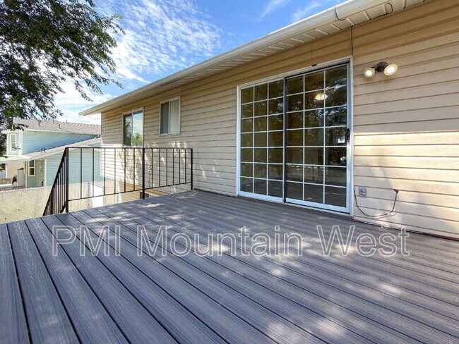 Building Photo - 2322 N 1075 E
