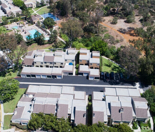 Building Photo - 7 Starburst Ct
