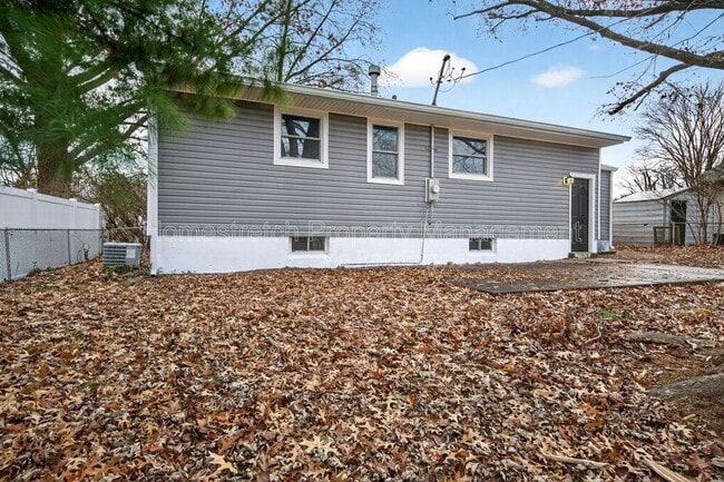 Building Photo - 315 St Anthony Ln