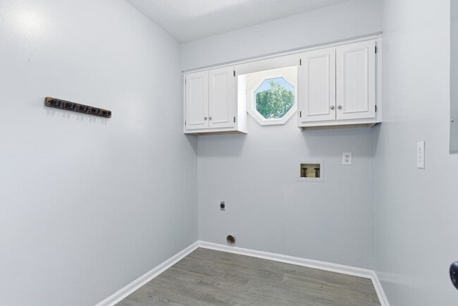 Building Photo - FOR RENT in NORTH COLUMBUS / DOUBLE CHURCHES AREA