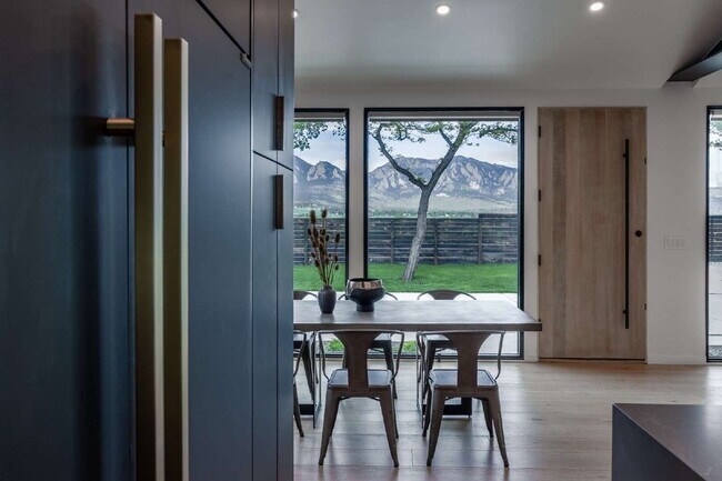 Building Photo - Modern Luxury Rental with Unobstructed Fla...