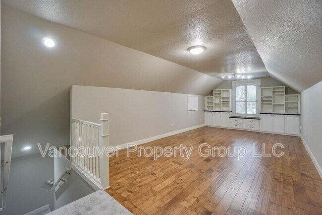 Building Photo - 14700 NE 113th St