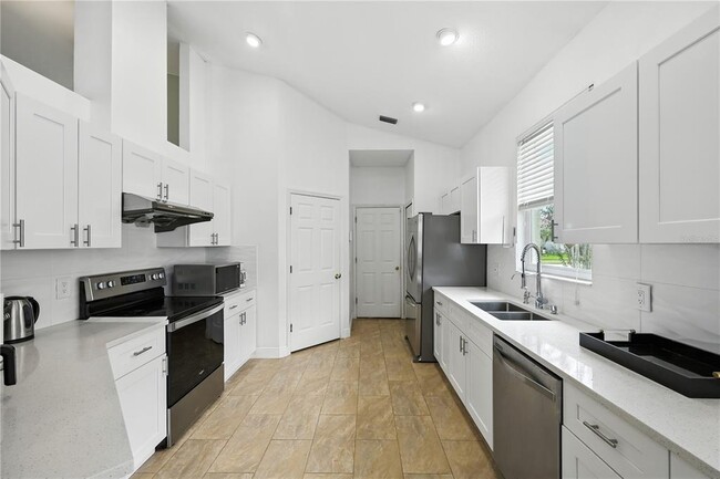 Building Photo - 13201 Luxbury Loop