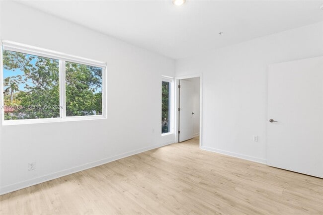 Building Photo - 170 NW 158th St