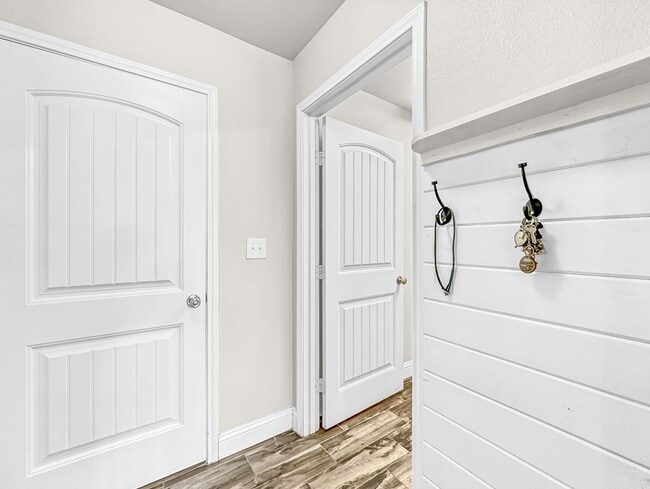 Building Photo - 9603 Mojave Ave