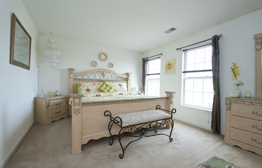 Master Bedroom - 78 N Savanna Dr