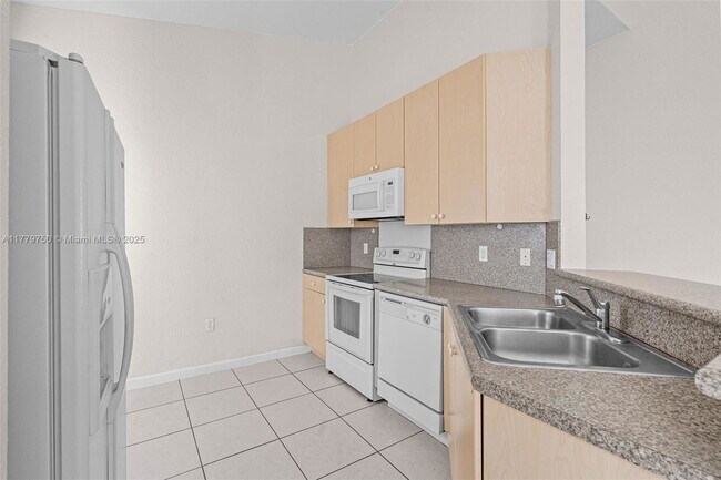 Building Photo - 1270 NE 39th Ave