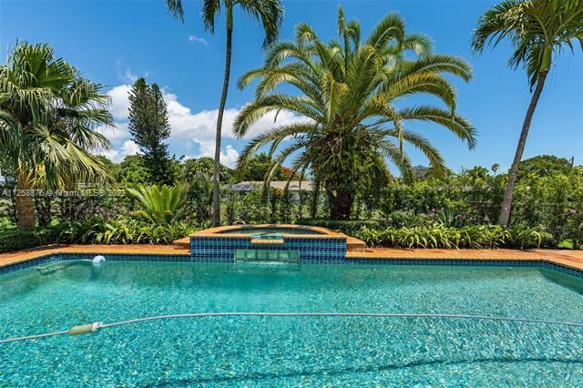 Building Photo - 11401 SW 72nd Plz