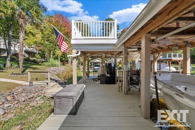 Building Photo - Incredible Lake House in Gaston Heights