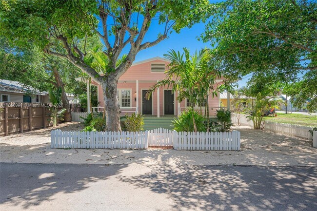 Primary Photo - 3826 Oak Ave