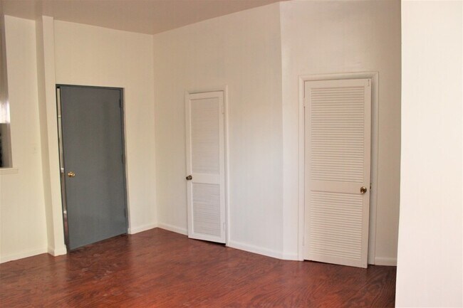 Building Photo - 1824 Bolton St