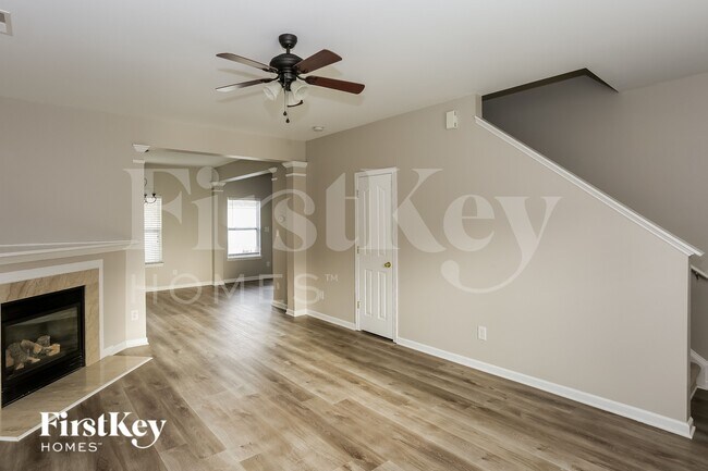 Building Photo - 511 Galesburg Dr