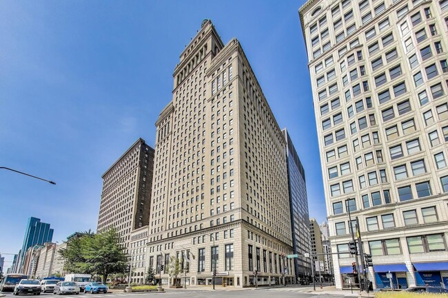 Primary Photo - 310 S Michigan Ave