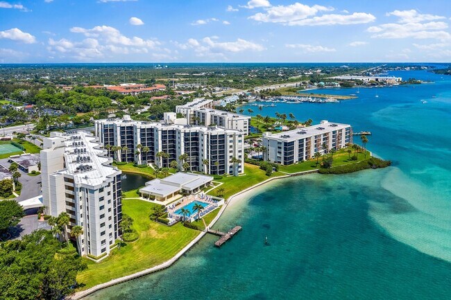 Building Photo - 19800 Sandpointe Bay Dr S