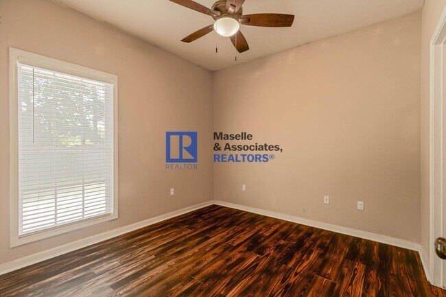 Building Photo - 3 Bed/2 Bath Home in Lennox in Brandon