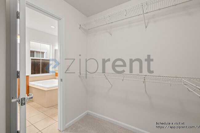 Building Photo - 155 E Heritage Dr