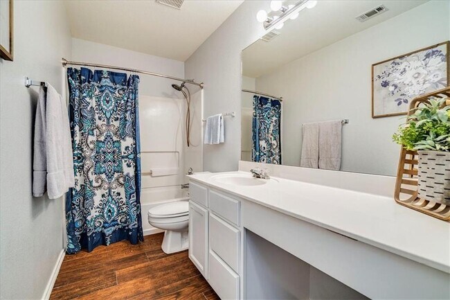 Building Photo - 809 Dogwood Trail